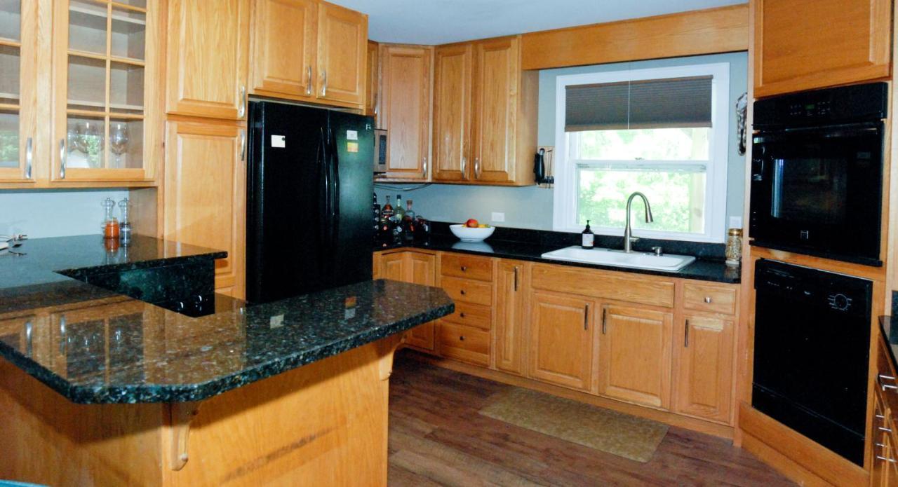 Maple Leaf Lodge Schroon Lake Exterior photo
